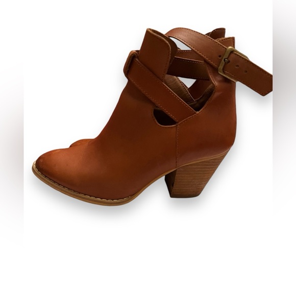 REBA Shoe boots ko size 6.5 - Picture 8 of 8